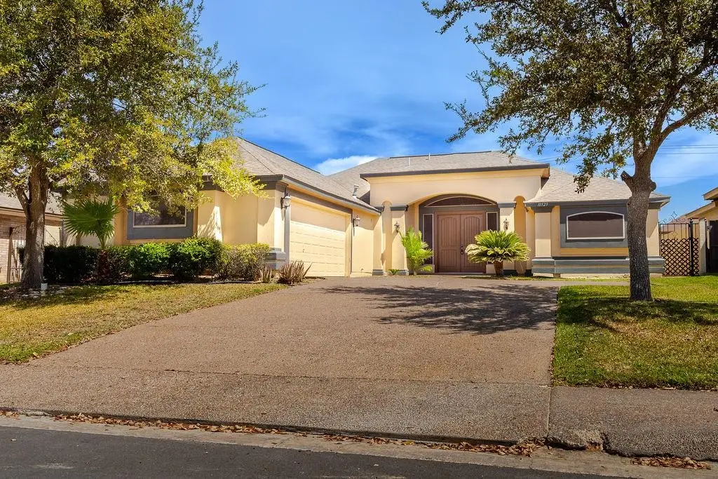 10529 Bear Creek Dr, Laredo, TX 78045 - #1