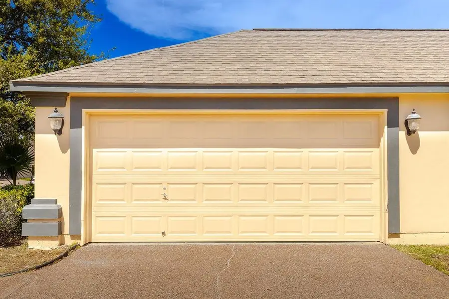 10529 Bear Creek Dr, Laredo, TX 78045 - #2