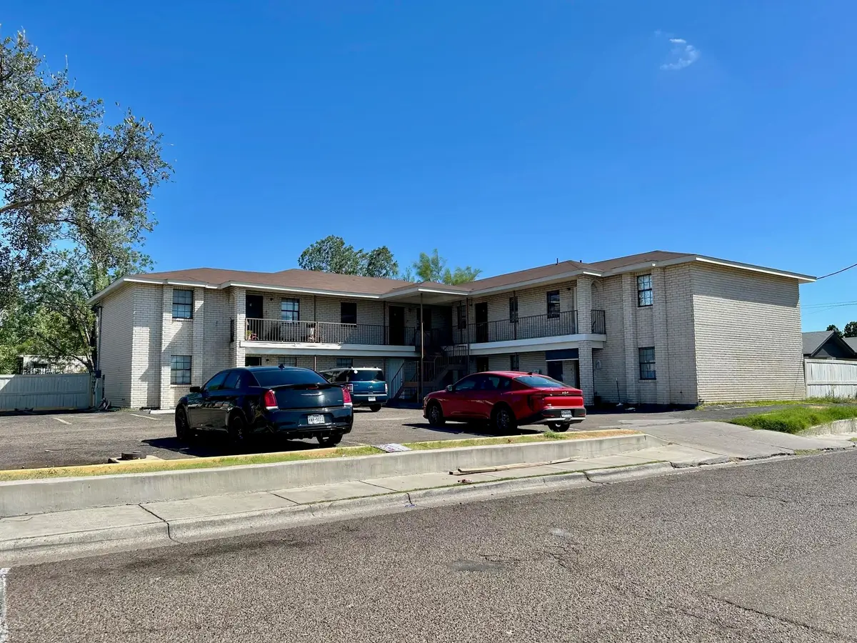 3801 Juarez Ave, Laredo, TX 78041 - #1