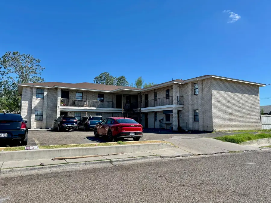 3801 Juarez Ave, Laredo, TX 78041 - #2