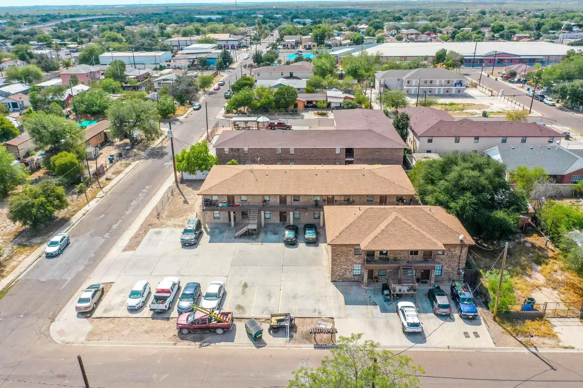 3802 Convent Ave, Laredo, TX 78041 - #1