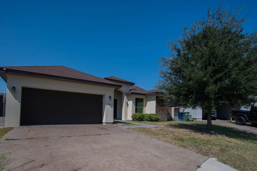 104 Chisos Oak Dr, Laredo, TX 78045-6854 - #2