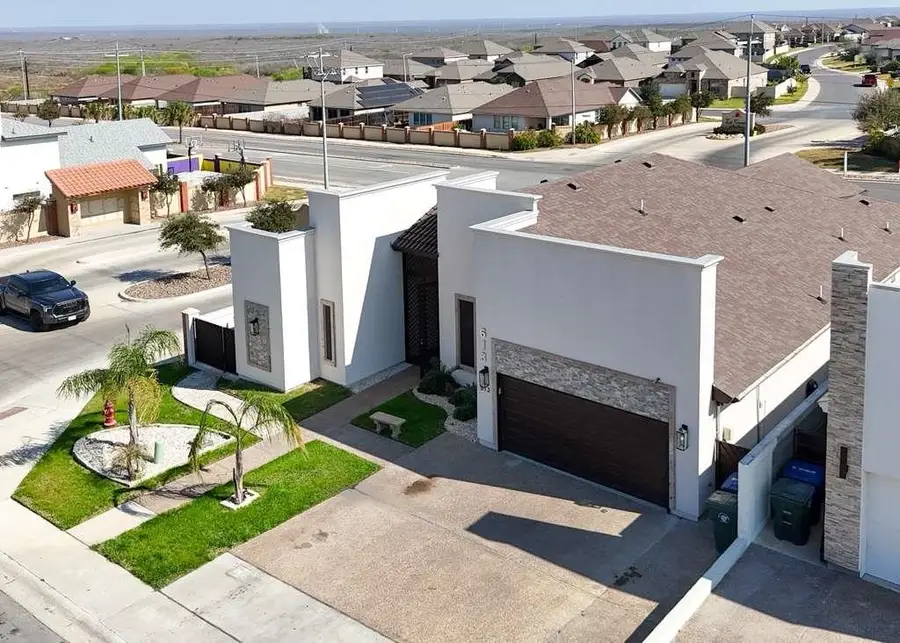 613 Puerta Del Sol, Laredo, TX 78045 - #3