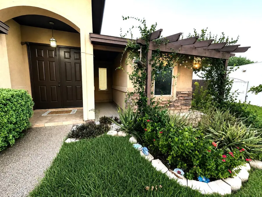 11022 Winburn Dr, Laredo, TX 78045 - #3