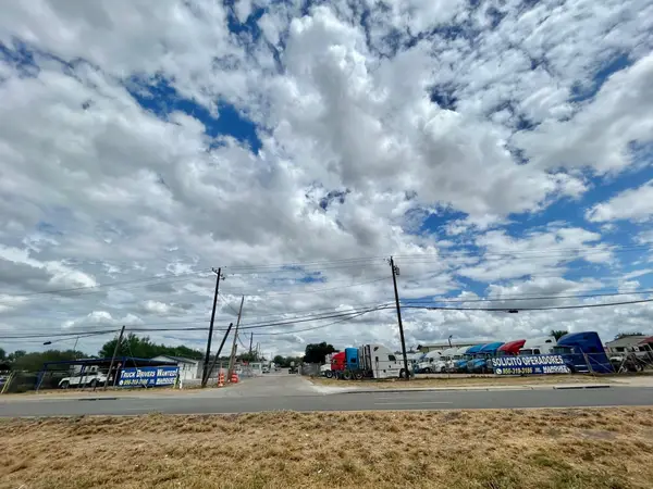 8201 San Dario Ave, Laredo, TX 78045