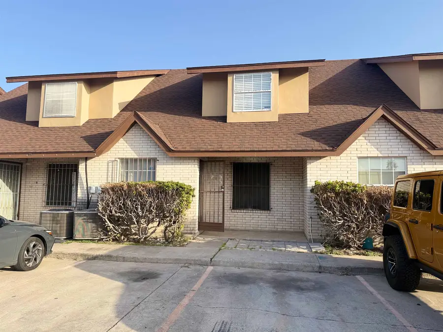 8710 McPherson Rd, Laredo, TX 78045 - #2