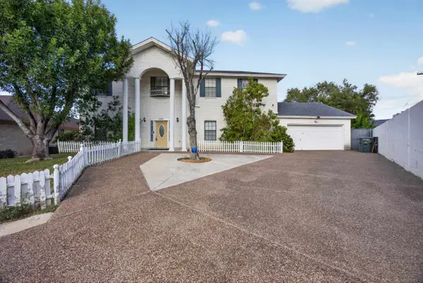 9013 Cliff Dr, Laredo, TX 78045