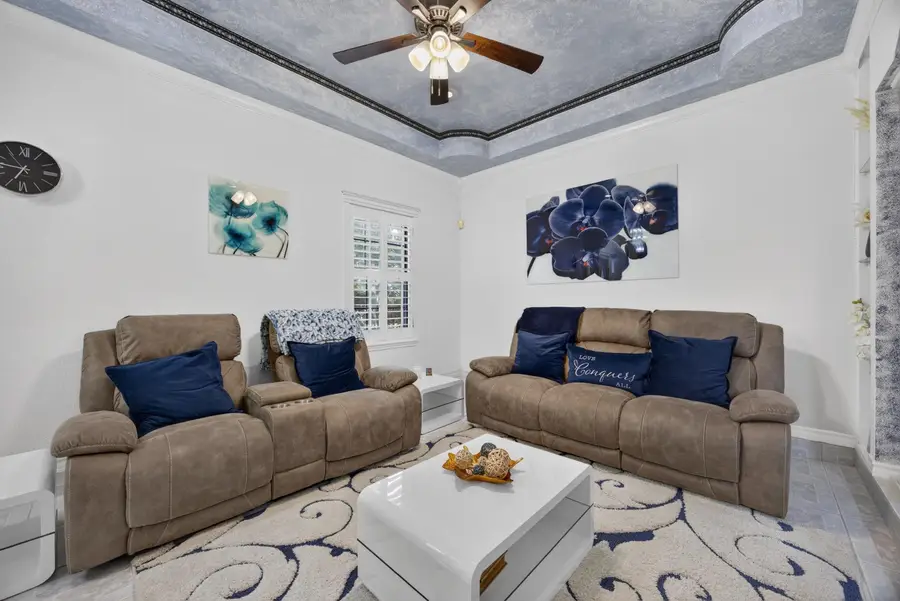 9013 Cliff Dr, Laredo, TX 78045 - #3
