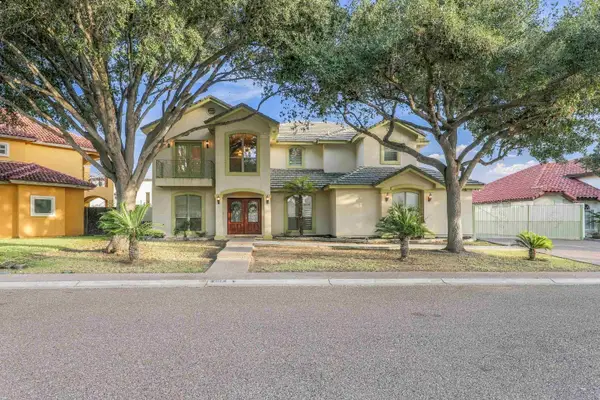 203 Lake Lugano Rd, Laredo, TX 78041