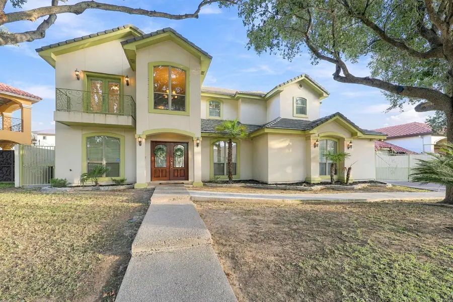 203 Lake Lugano Rd, Laredo, TX 78041 - #2