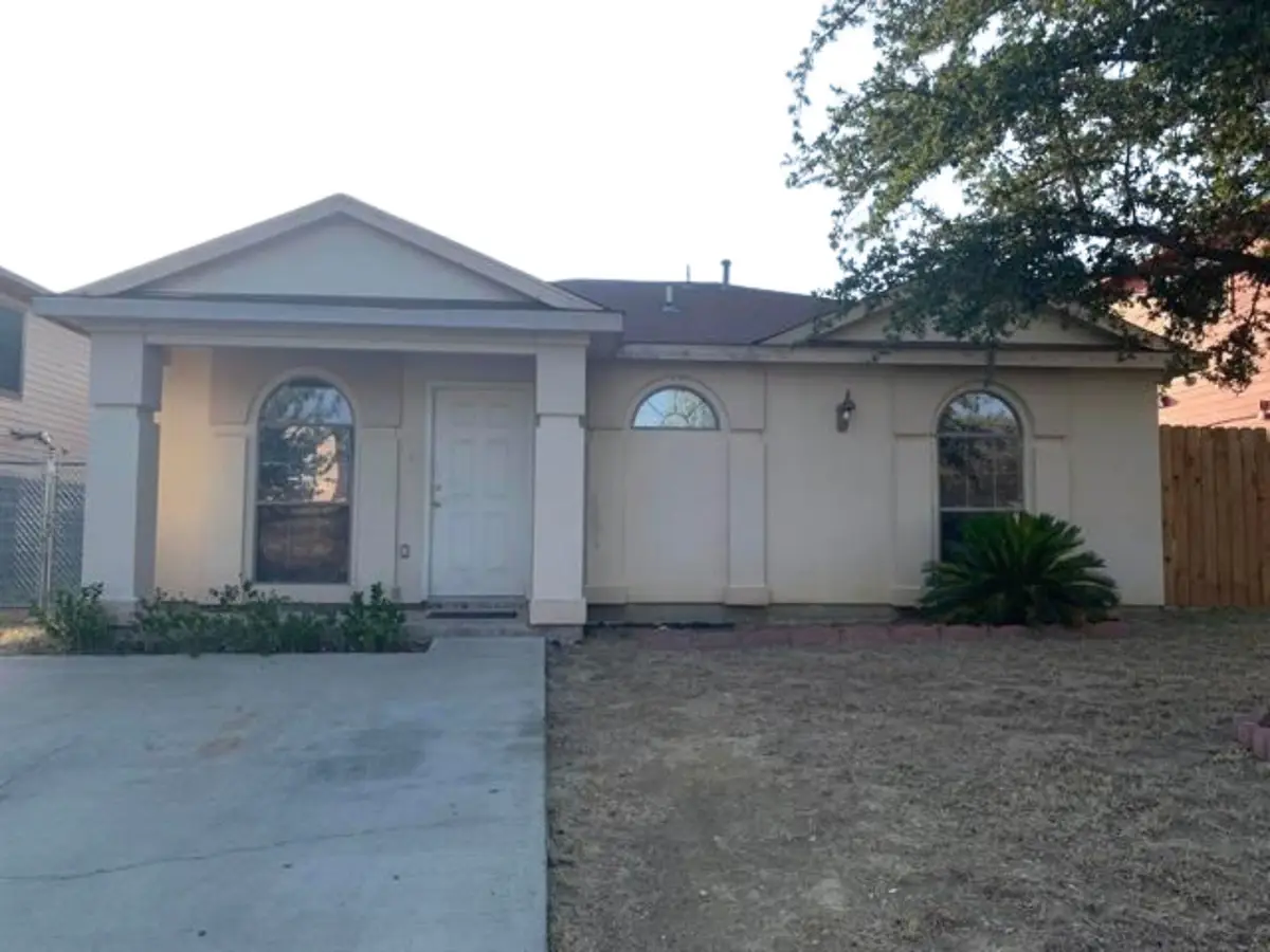 2615 Bandera Dr, Laredo, TX 78045 - #1