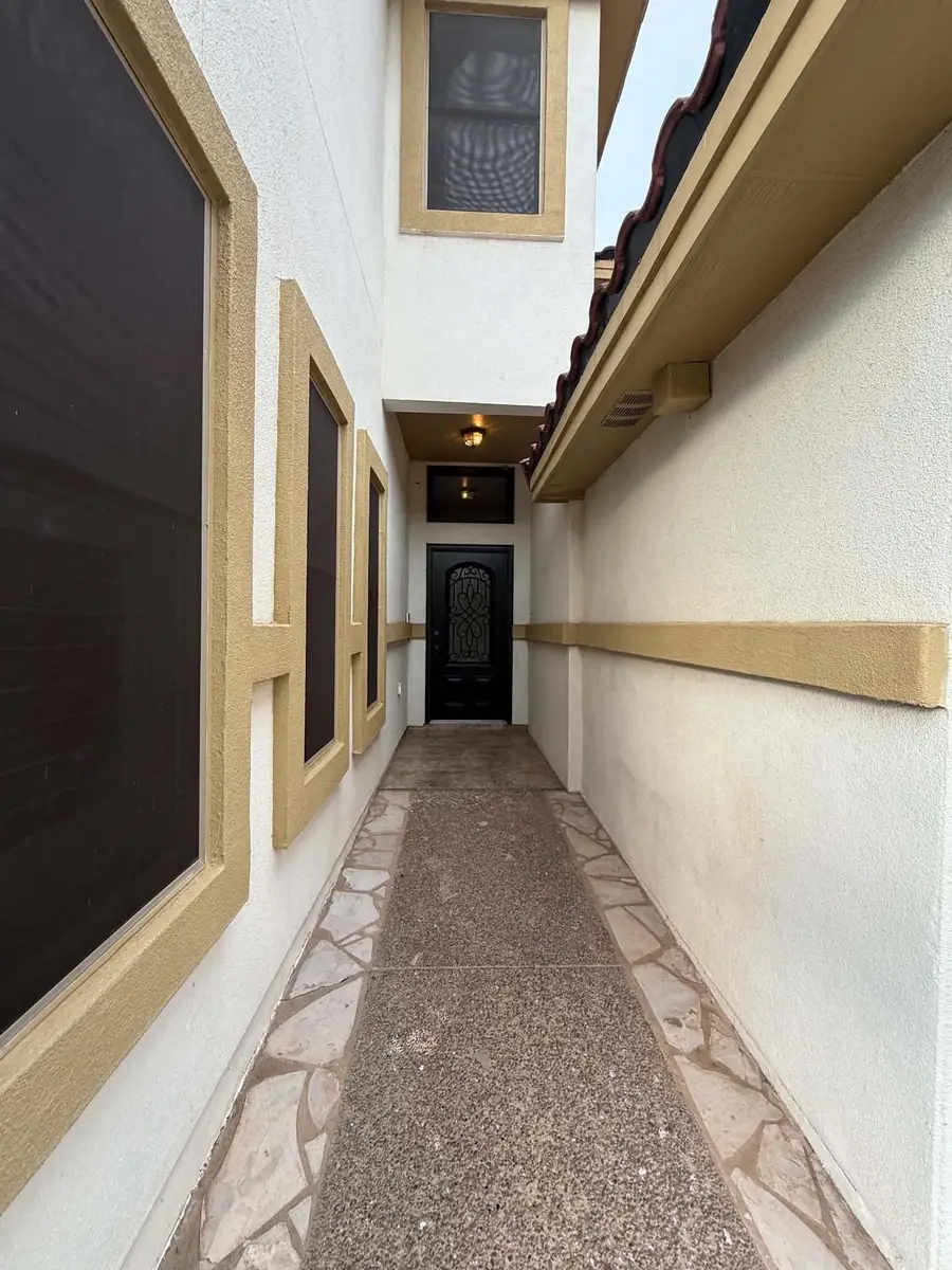 7212 Lake Victoria Rd, Laredo, TX 78041 - #3