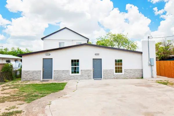 2218 Burnside St, Laredo, TX 78040