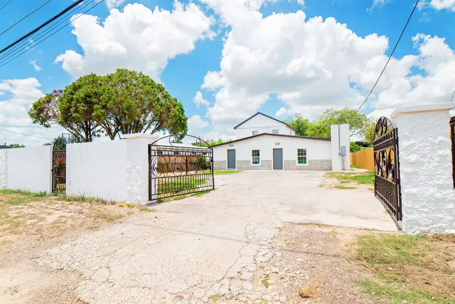 2218 Burnside St, Laredo, TX 78040 - #3