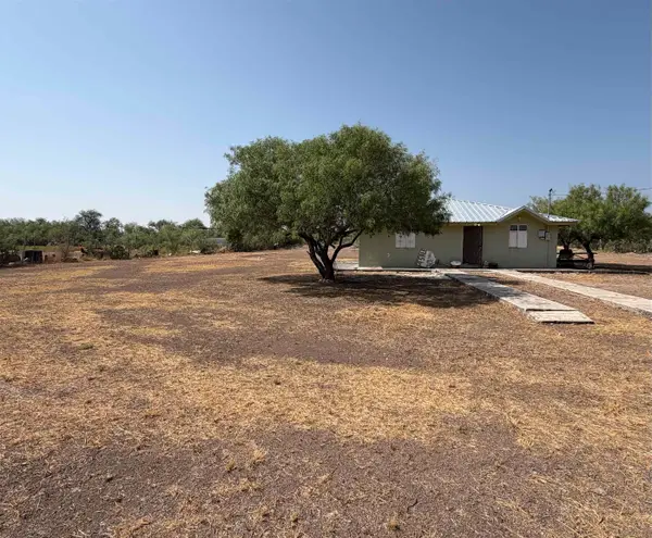 160 Los Mesquites Rd, LAREDO, TX 78043