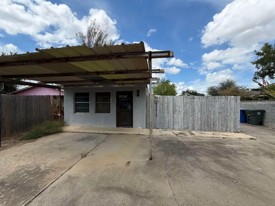 3310 East Fiesta Lp, Laredo, TX 78043 - #2