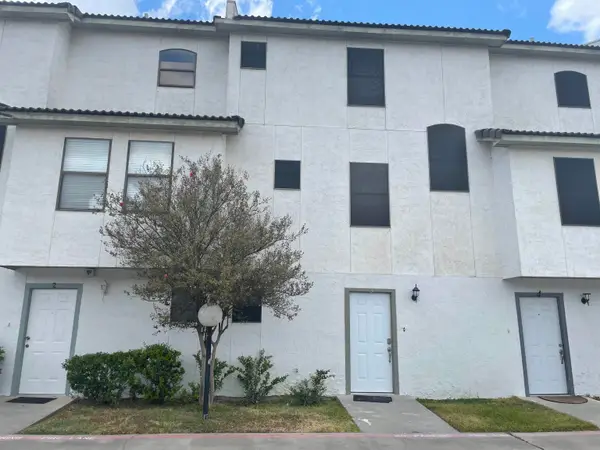 100 Village Blvd, Laredo, TX 78041