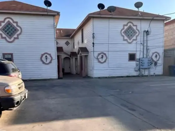 2803 Bayard St, Laredo, TX 78046-8259
