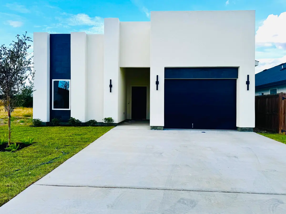 6706 El Jinete Dr., Laredo, TX 78046 - #1