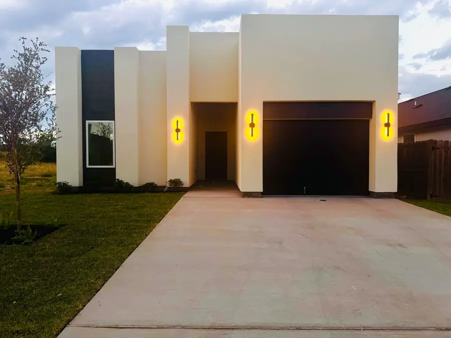 6706 El Jinete Dr., Laredo, TX 78046 - #2