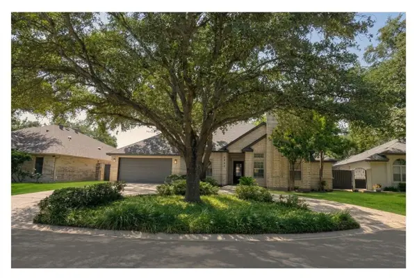 3004 Crest Oak Cir, Laredo, TX 78045