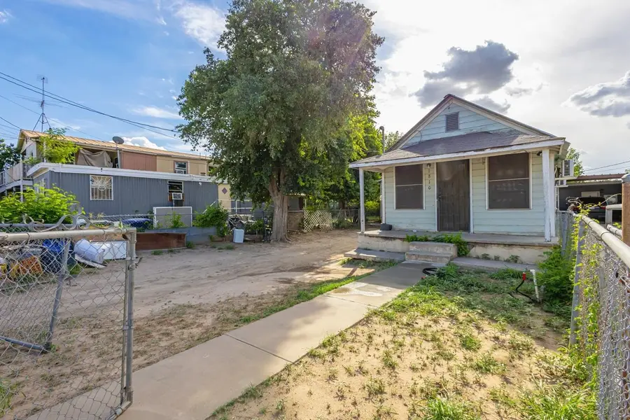 1810 Convent Ave, Laredo, TX 78040 - #2