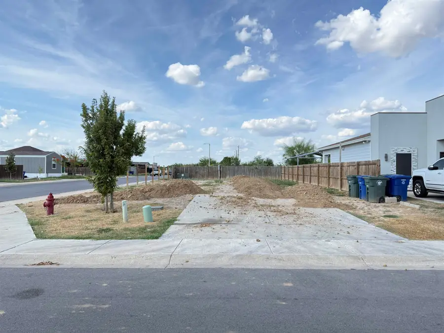 710 Rosemary Ln., Laredo, TX 78046 - #2