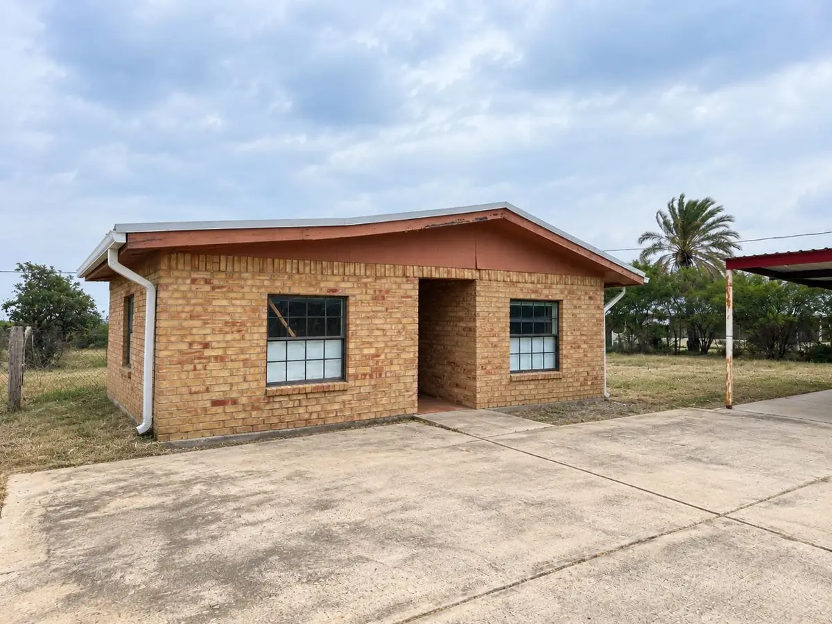 5203 Siesta Ln, Zapata, TX 78076 - #1