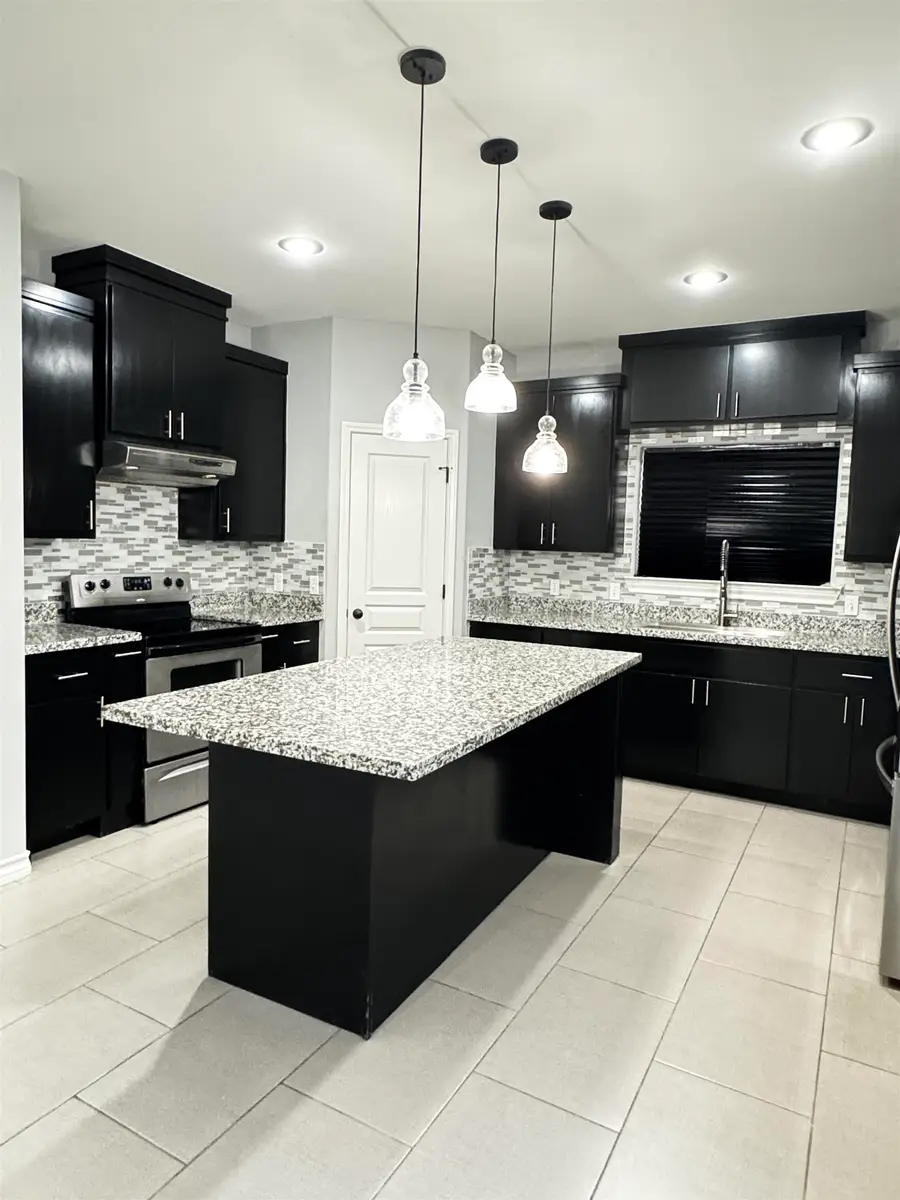 203 Desert Palm Dr., Laredo, TX 78041 - #3