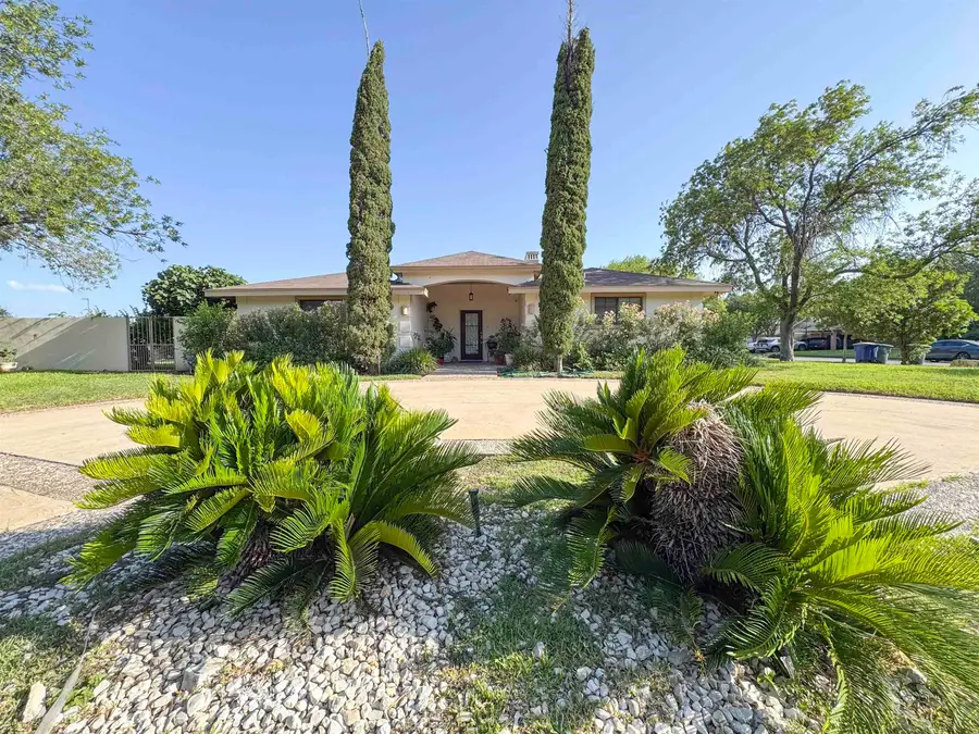 1227 Andrew Ln, Laredo, TX 78045 - #2