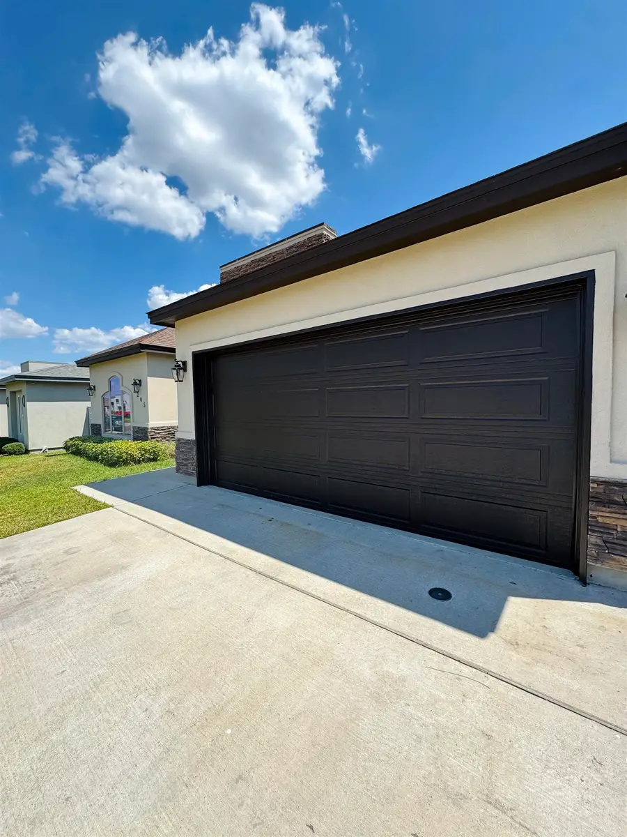 205 Sandhill Oak Dr, Laredo, TX 78045 - #2