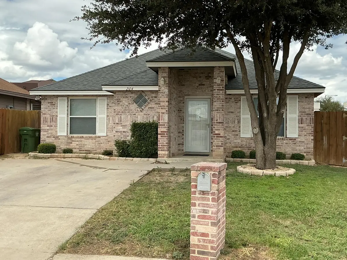 204 Girasol Ct, Laredo, TX 78043 - #1