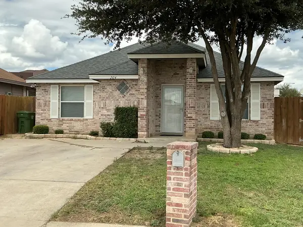 204 Girasol Ct, Laredo, TX 78043