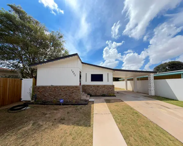 1907 Plum St, Laredo, TX 78043