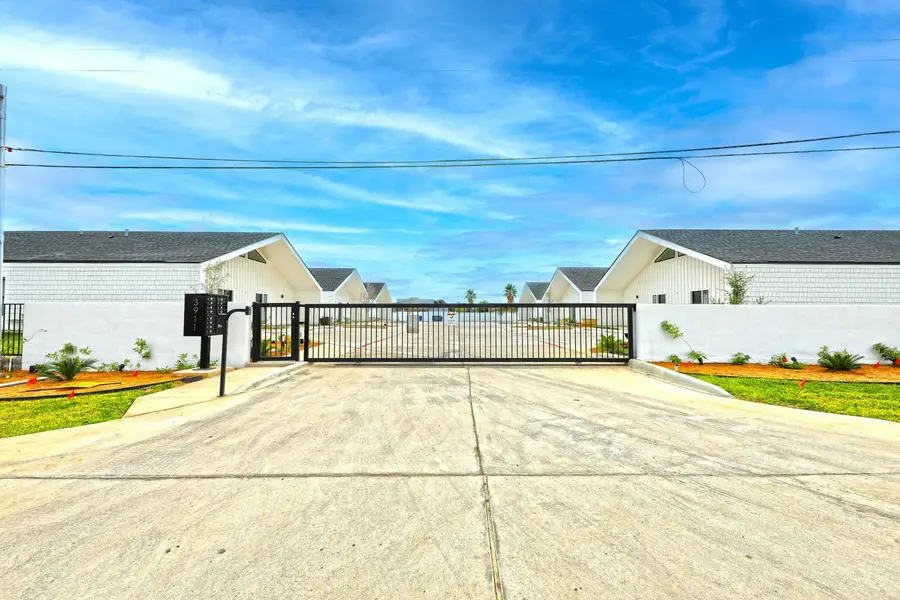 3911 Casa Blanca Lake Rd, Laredo, TX 78041 - #2