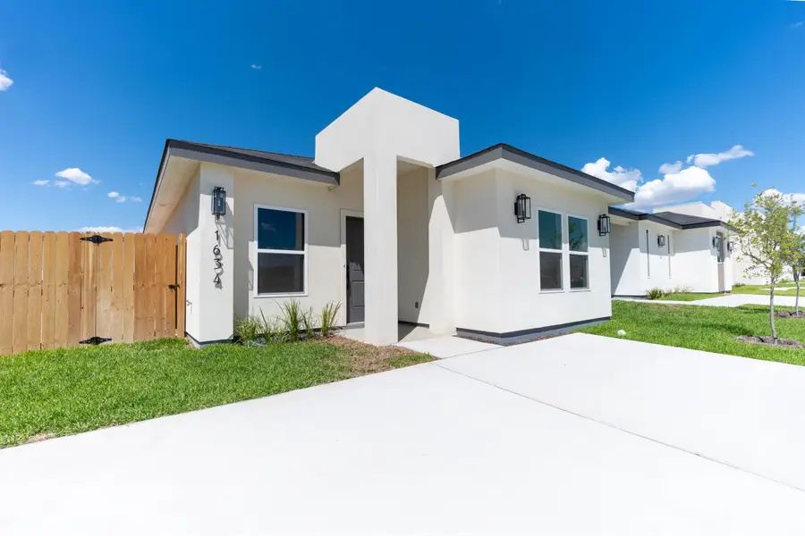 1634 Secretaria Ln., Laredo, TX 78041 - #2