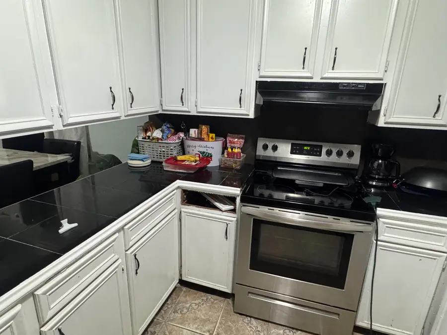 1302 Laredo Ave, Zapata, TX 78076 - #2