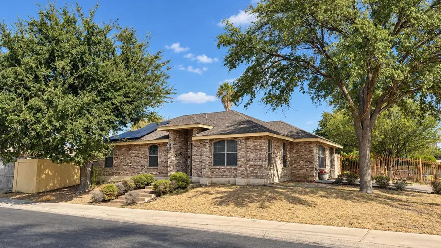 302 Begona Ct, Laredo, TX 78046 - #2