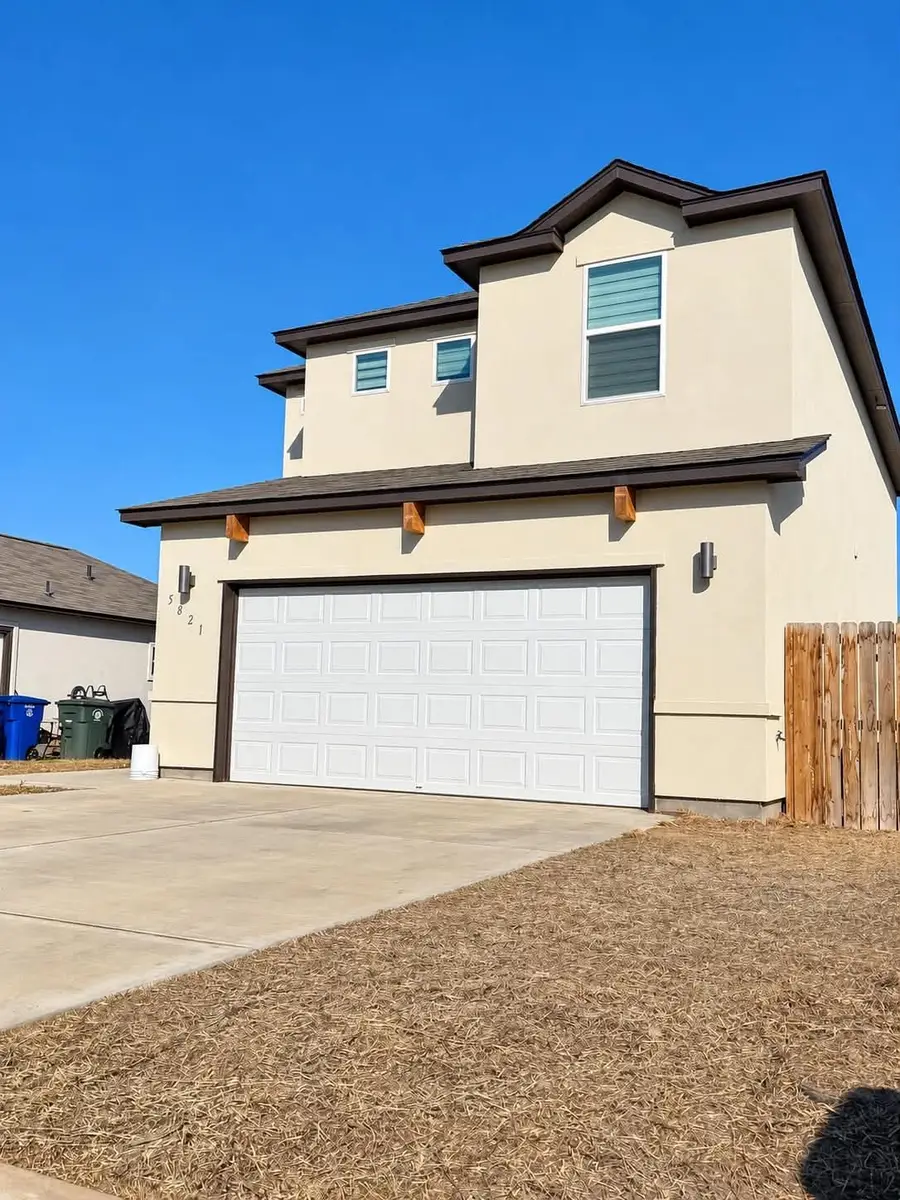5821 Colegio Ln., Laredo, TX 78046 - #2