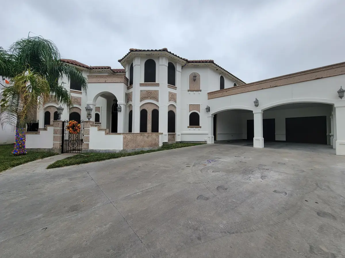 3301 Delfina Dr, Laredo, TX 78045 - #1