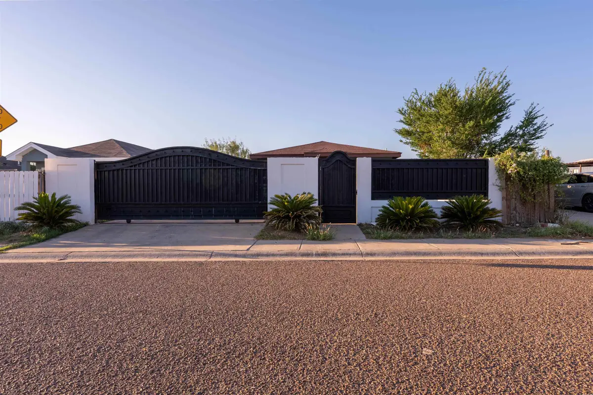 2905 Coventry Dr., Laredo, TX 78046 - #1