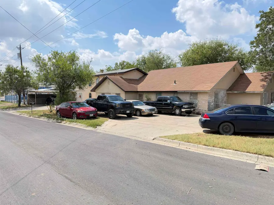 2619 Blaine St, Laredo, TX 78043 - #2