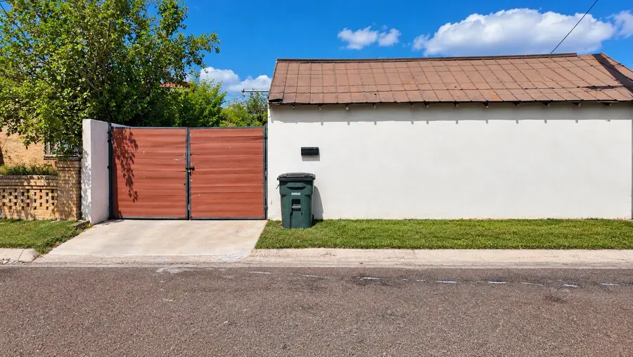 314-316 Victoria St, Laredo, TX 78040 - #2