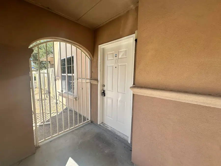413 Shiloh Dr, Laredo, TX 78045 - #3