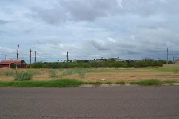 7609 Greenmeadow Dr, Laredo, TX 78045