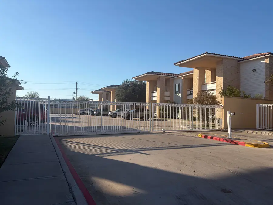7220 Rocio Dr, Laredo, TX 78041 - #3
