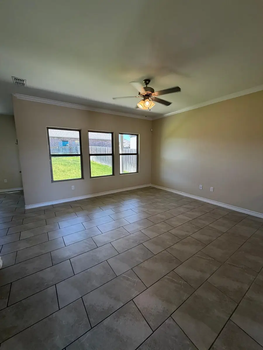 1408 Orto Dr., Laredo, TX 78045 - #3