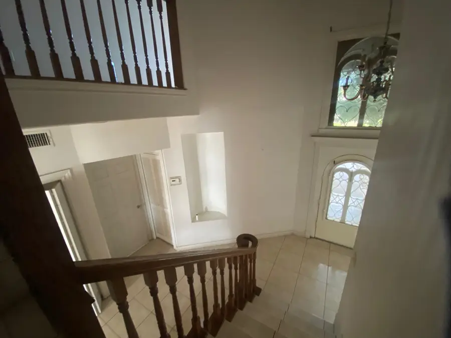 155 Knoll Ave, Laredo, TX 78045 - #2