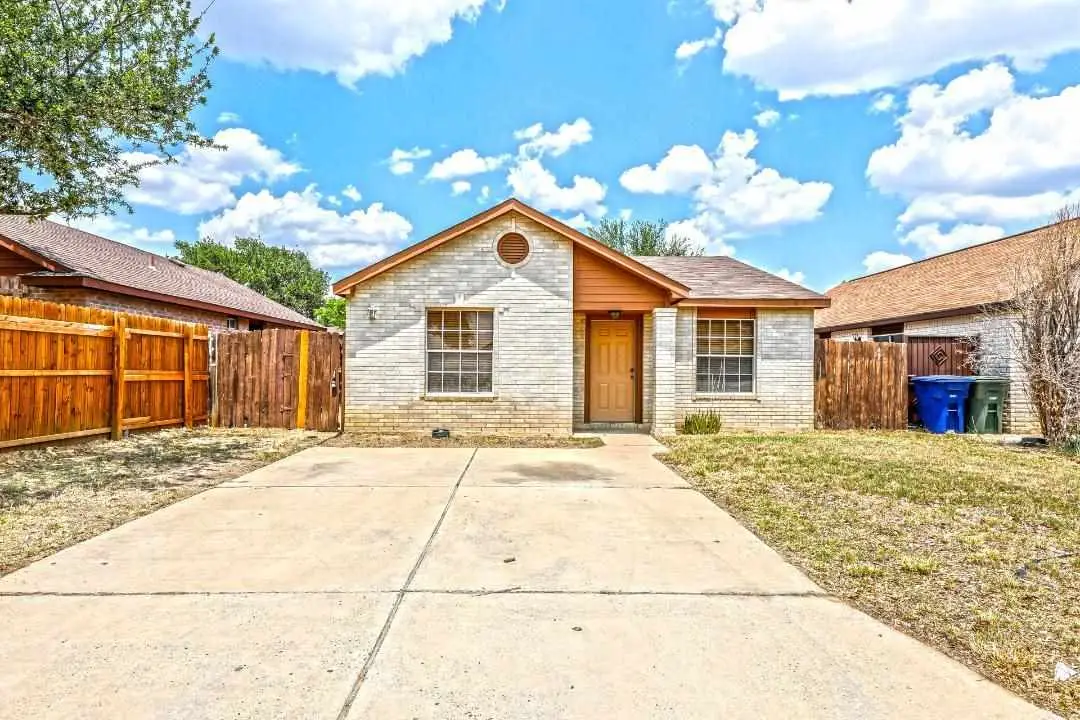 11811 Fawn Dr, Laredo, TX 78045 - #1