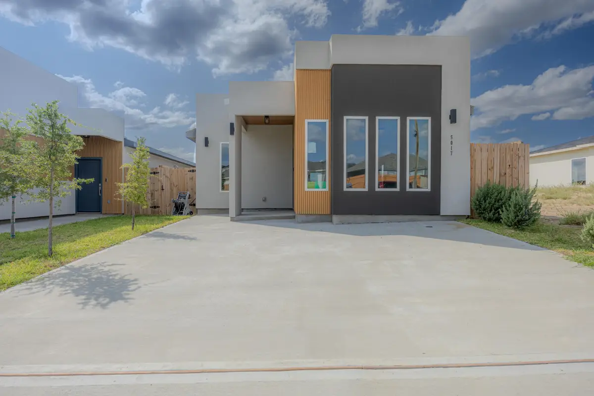 5017 Servando Dr, Laredo, TX 78046 - #1